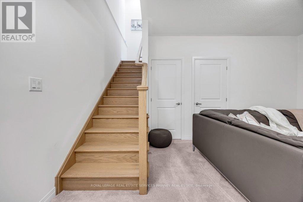 9 CROWN GATE - Image 35