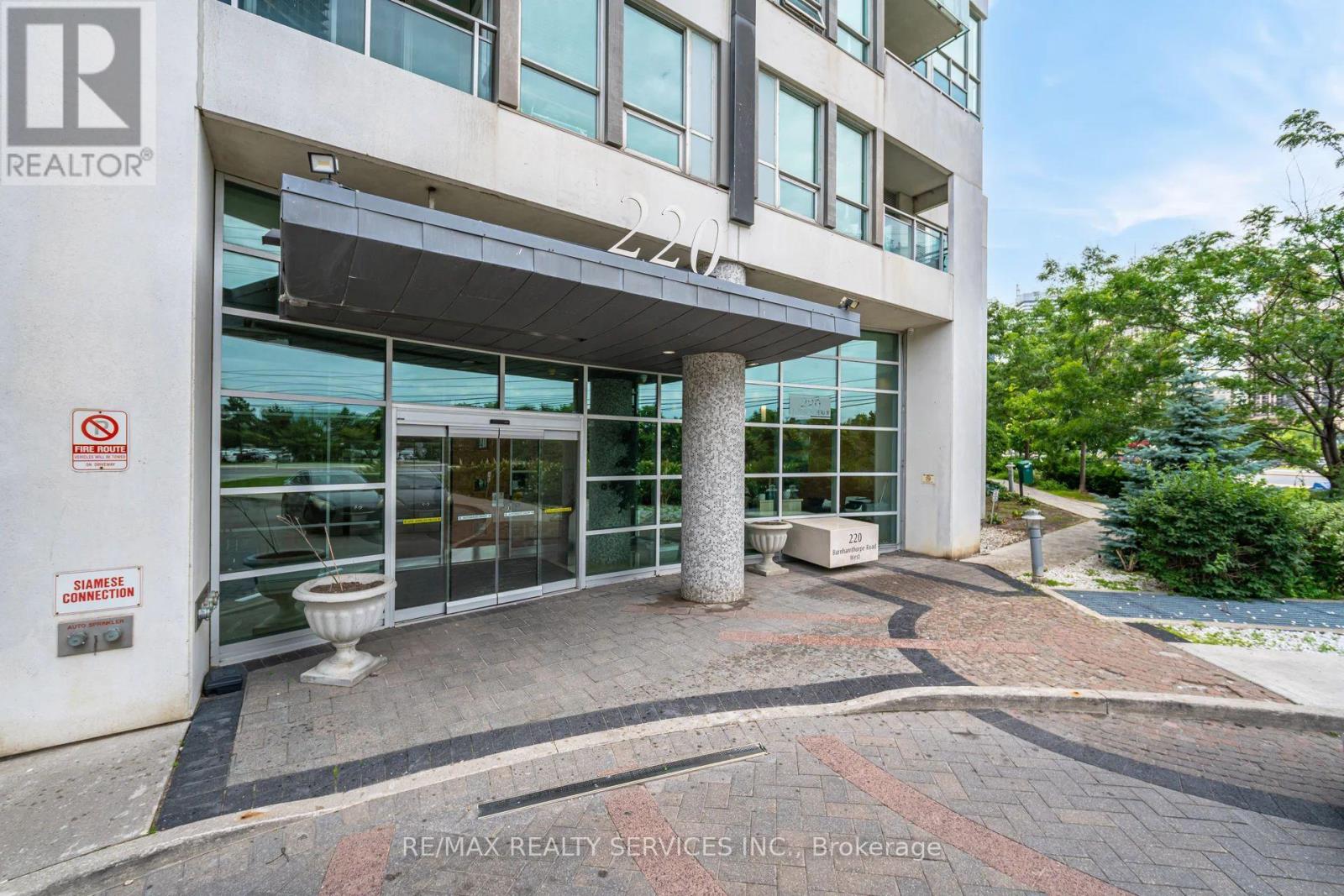 Photo of 2008 - 220 BURNHAMTHORPE ROAD W