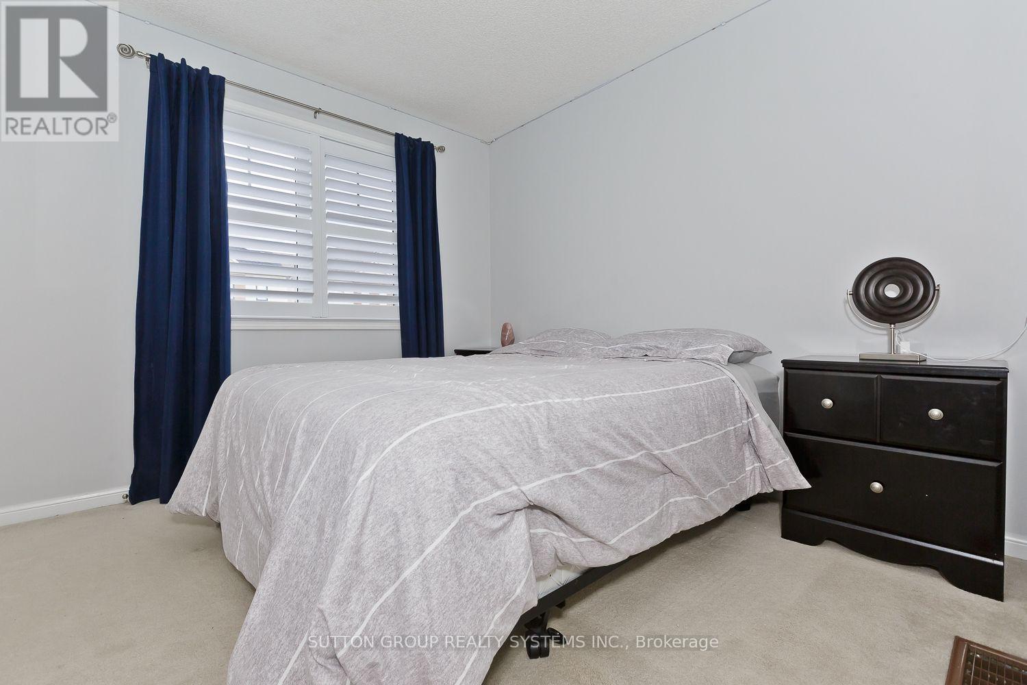 777 SHORTREED CRESCENT - 34