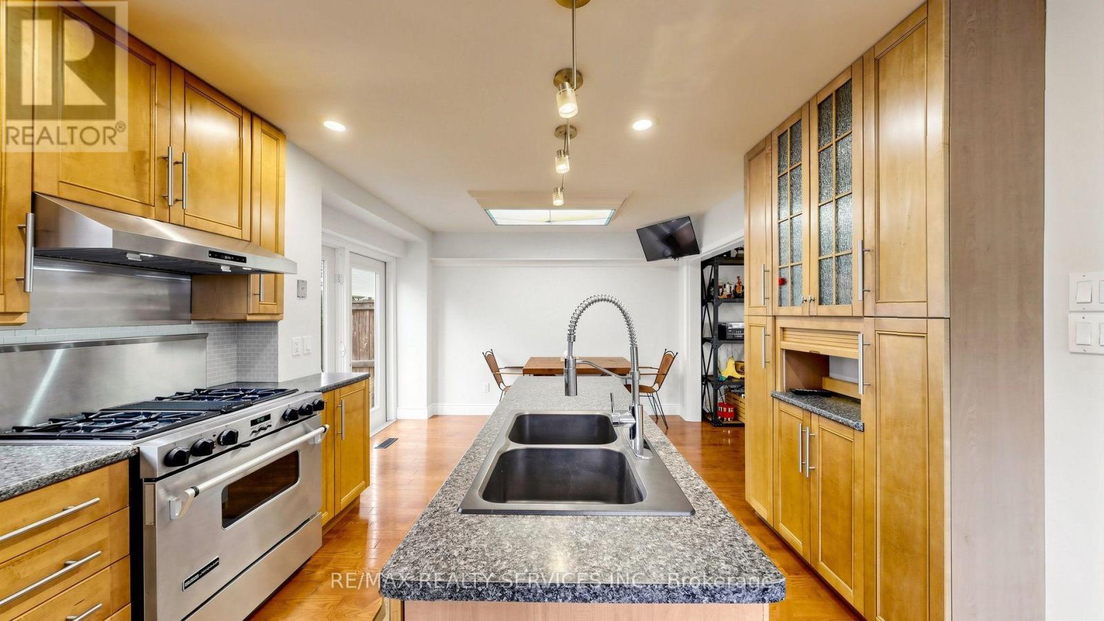 716 EAGLEMOUNT CRESCENT - 15