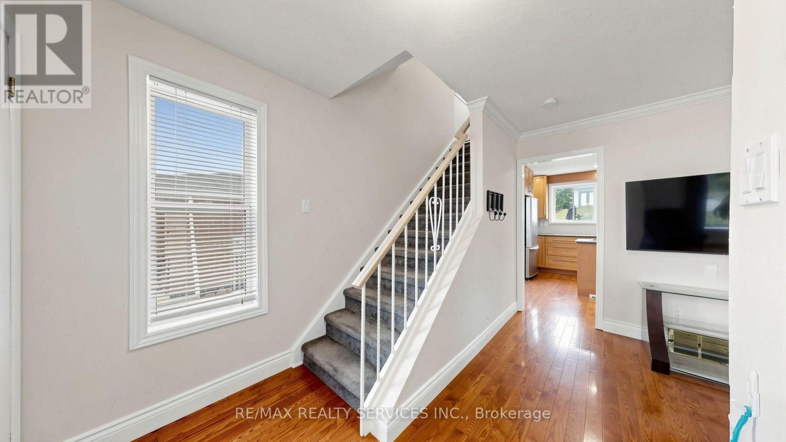 716 EAGLEMOUNT CRESCENT - 16