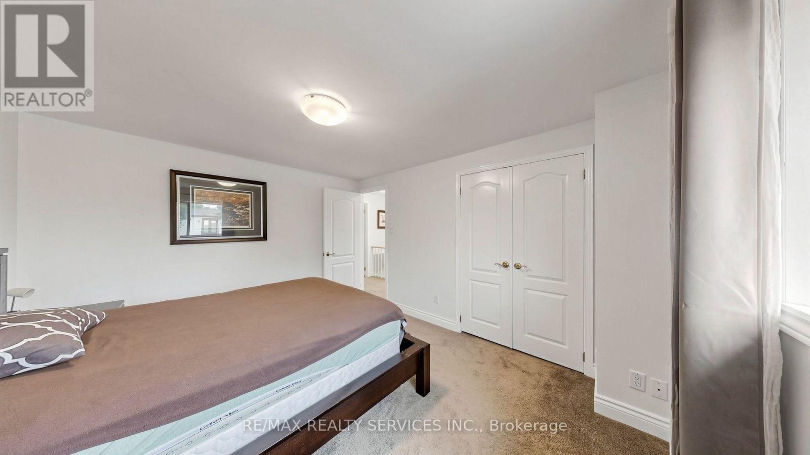 716 EAGLEMOUNT CRESCENT - 22