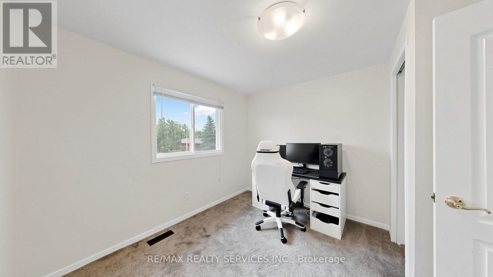 716 EAGLEMOUNT CRESCENT - 25