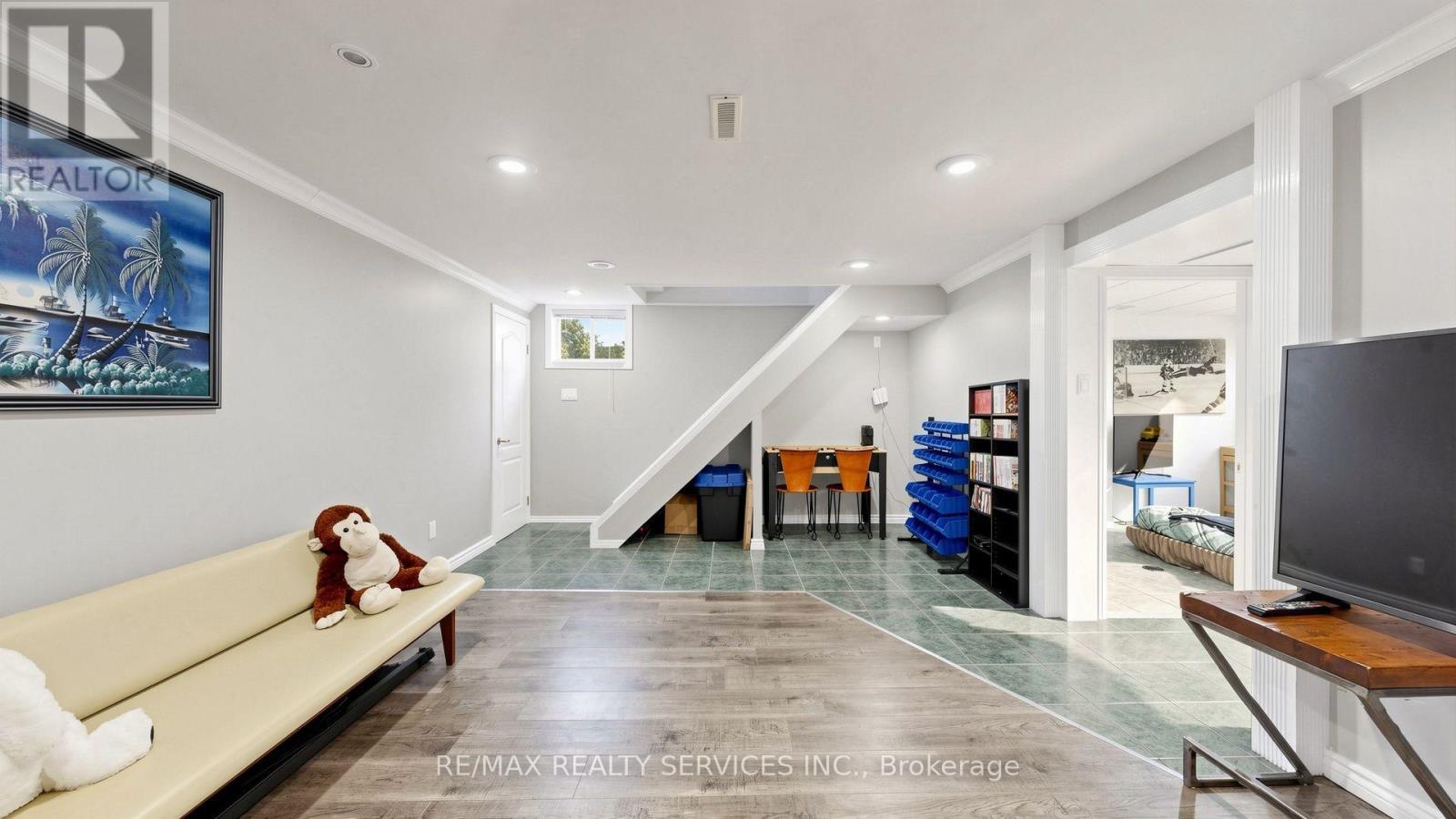 716 EAGLEMOUNT CRESCENT - Image 32