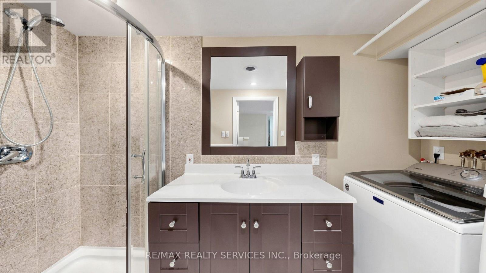 716 EAGLEMOUNT CRESCENT - 35