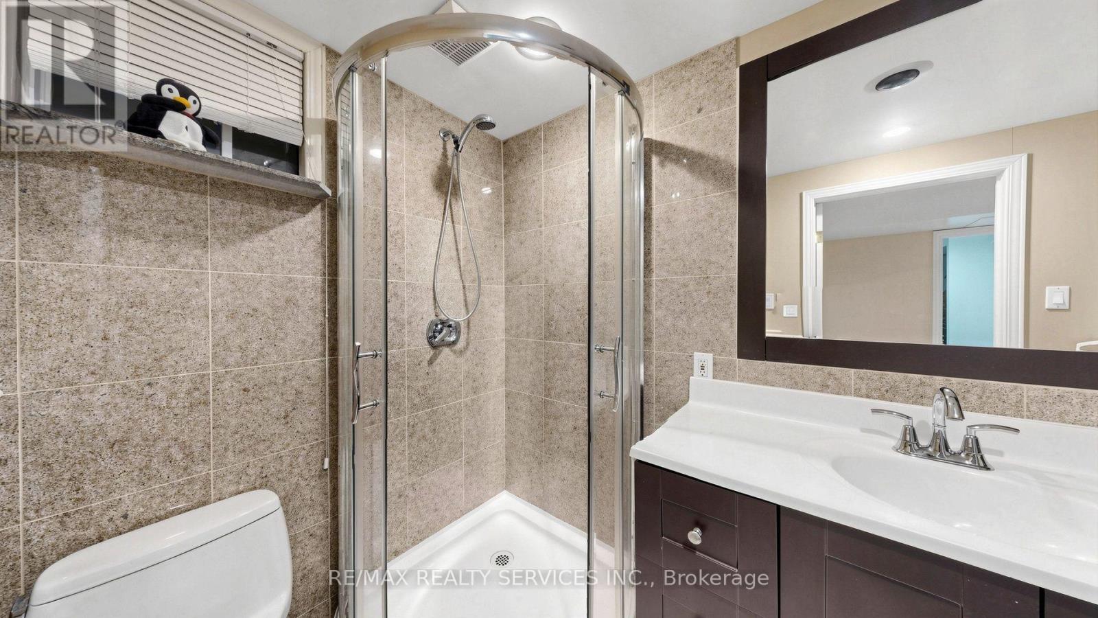 716 EAGLEMOUNT CRESCENT - 36
