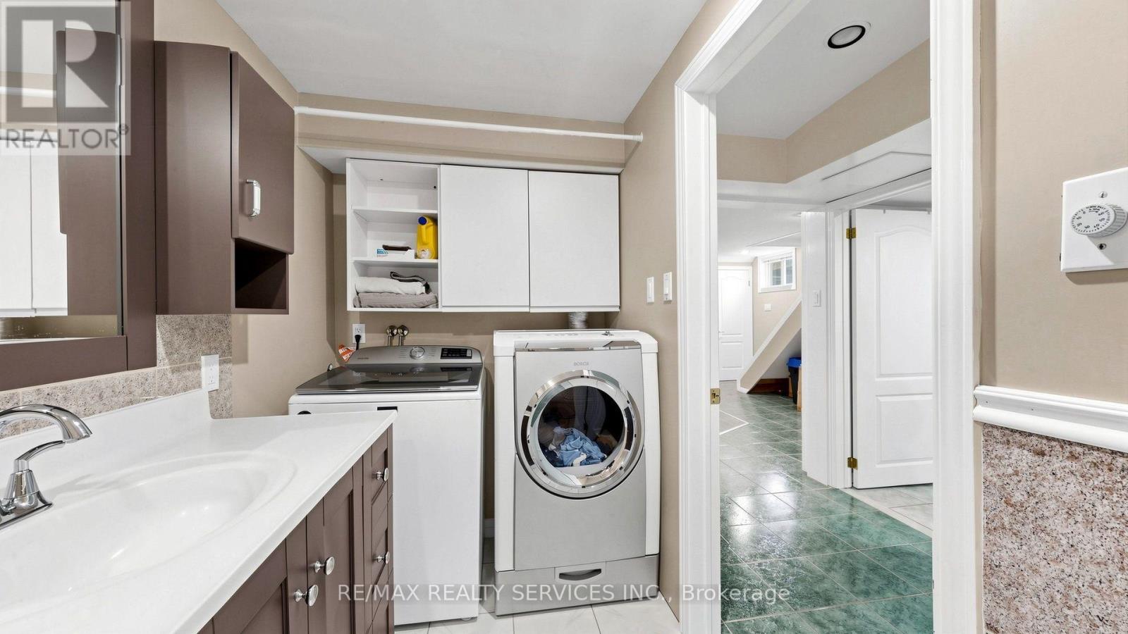 716 EAGLEMOUNT CRESCENT - Image 37