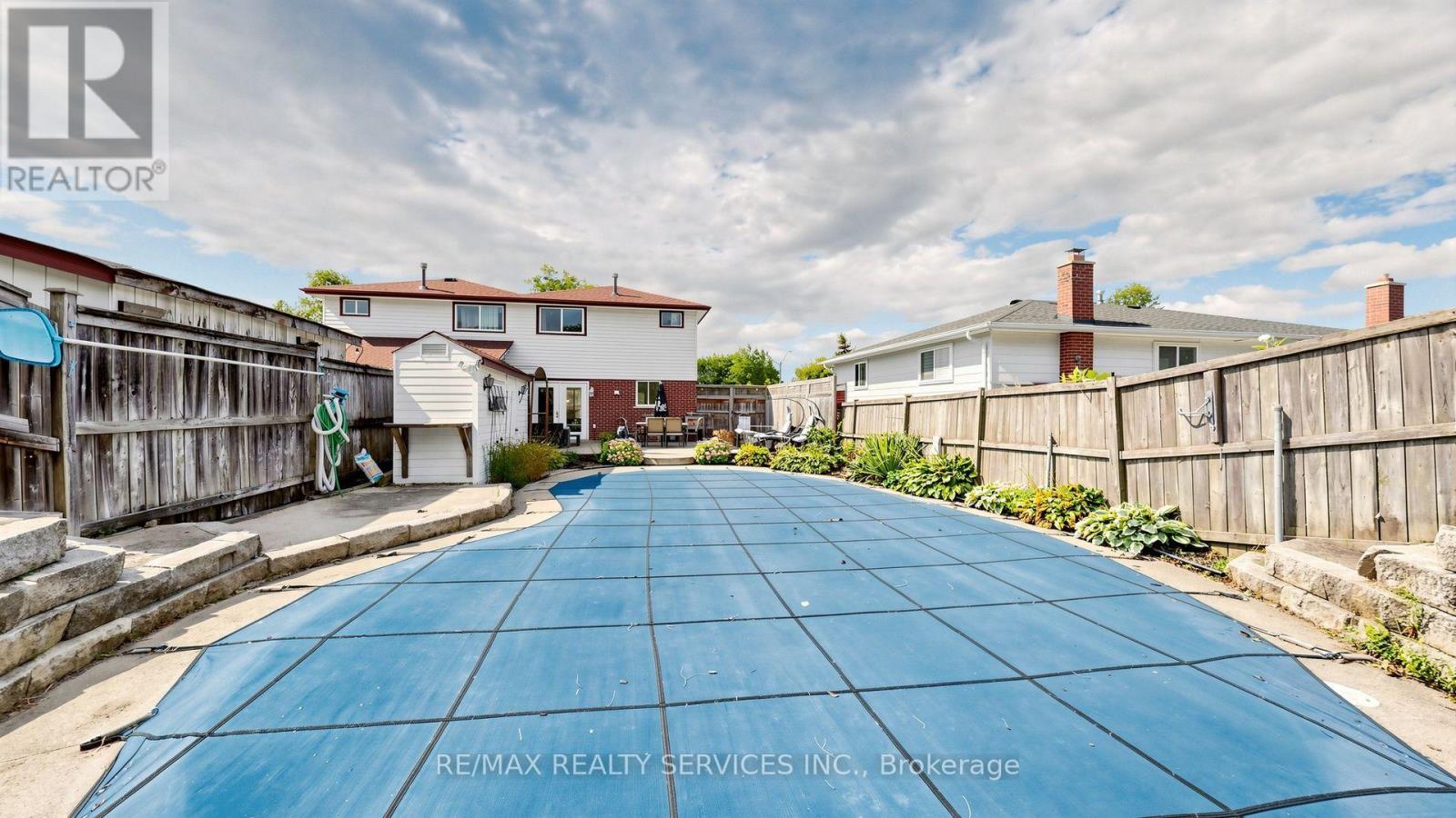 716 EAGLEMOUNT CRESCENT - 41