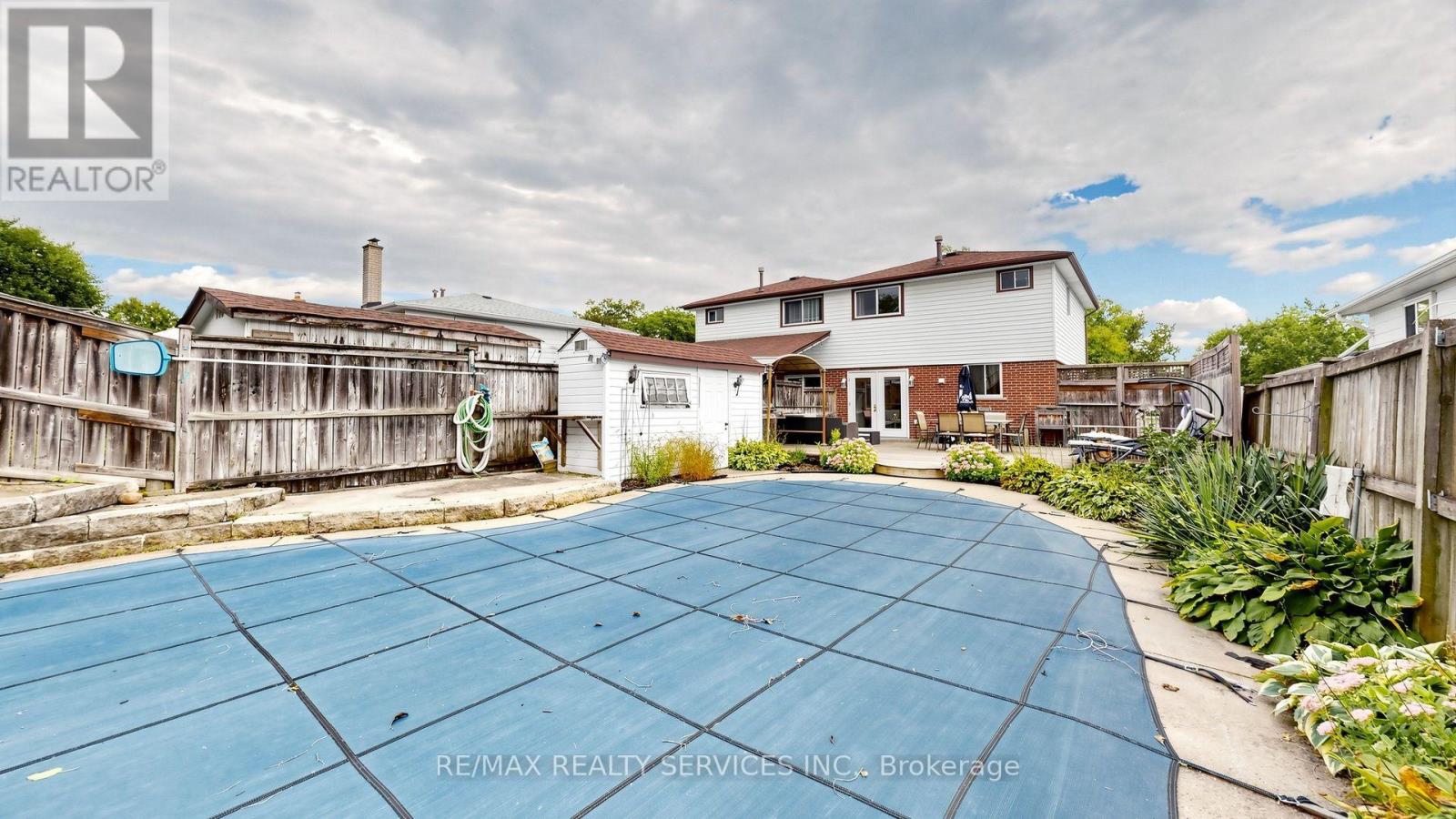 716 EAGLEMOUNT CRESCENT - 42