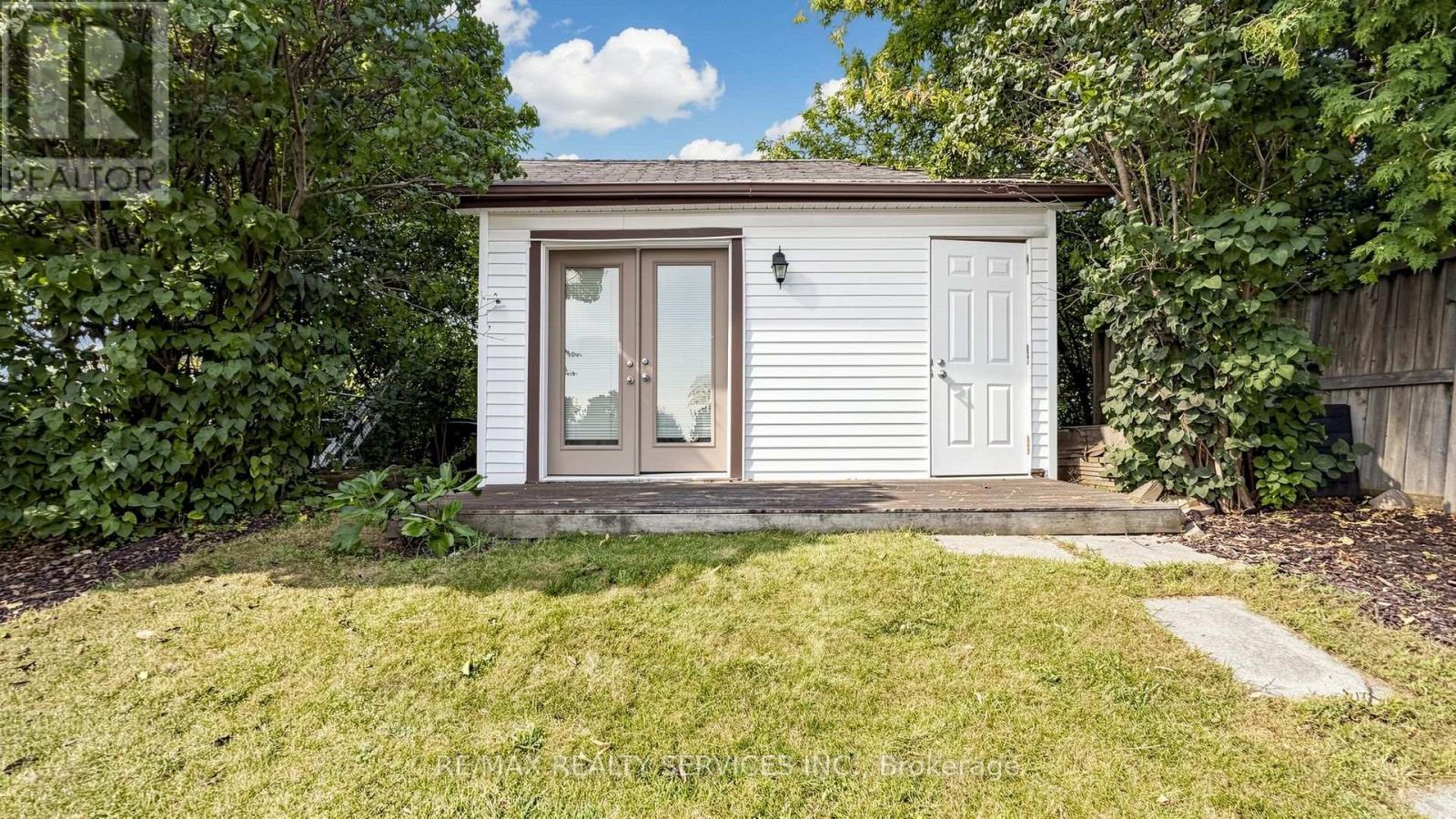 716 EAGLEMOUNT CRESCENT - 50