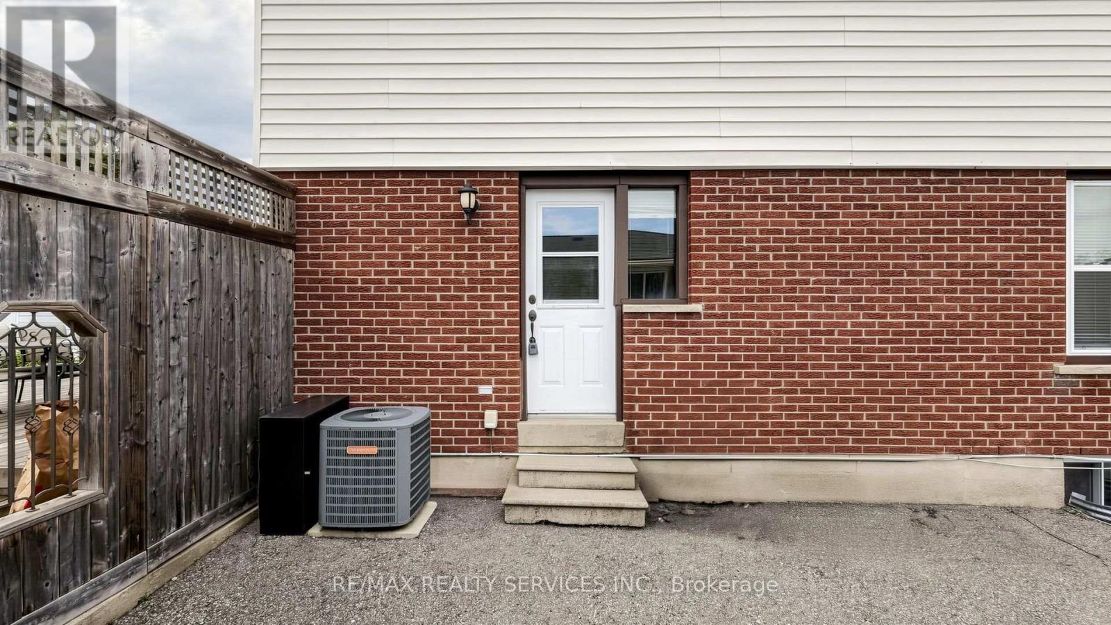 Photo of 716 EAGLEMOUNT CRESCENT