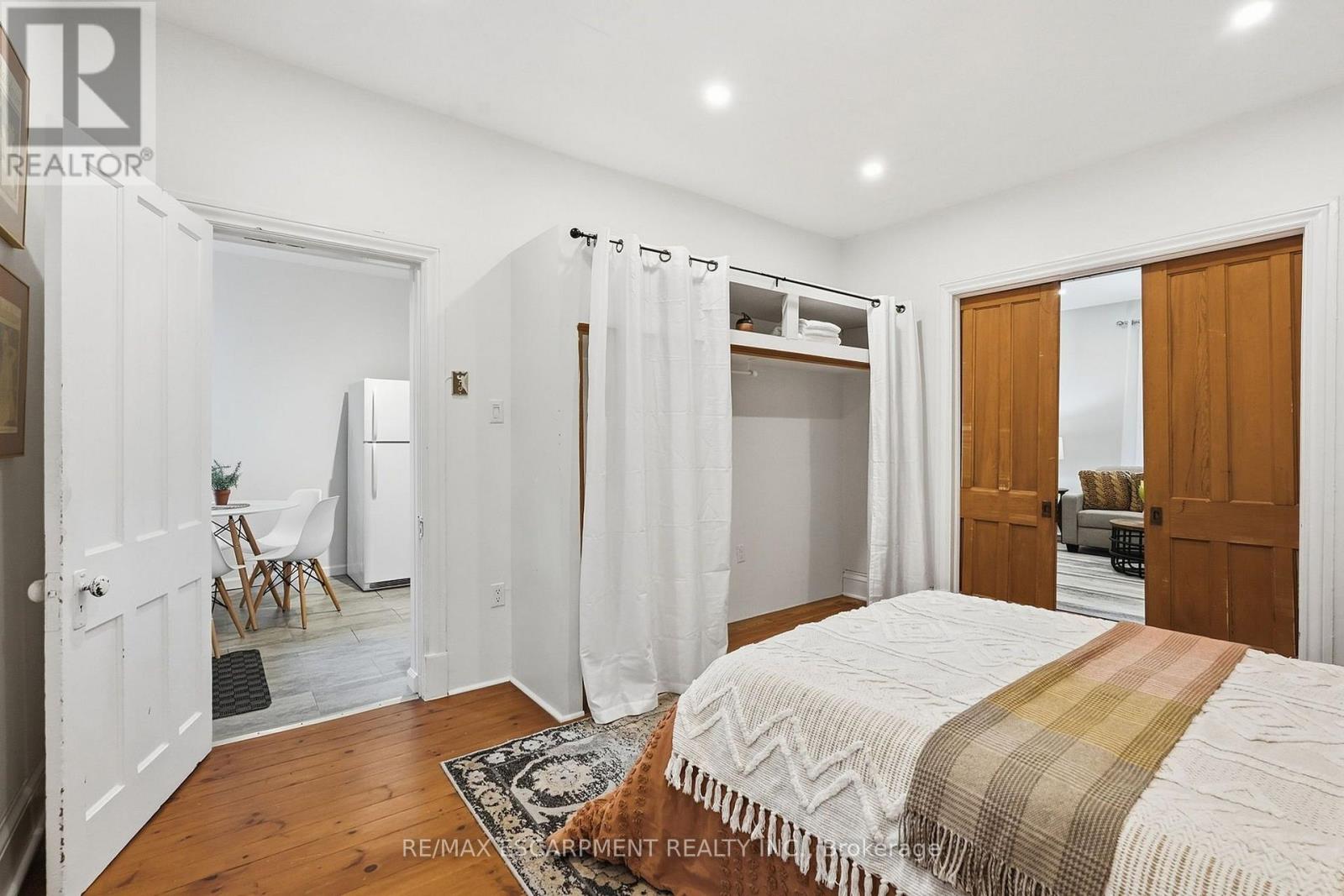 166 EMERALD STREET S - Image 31