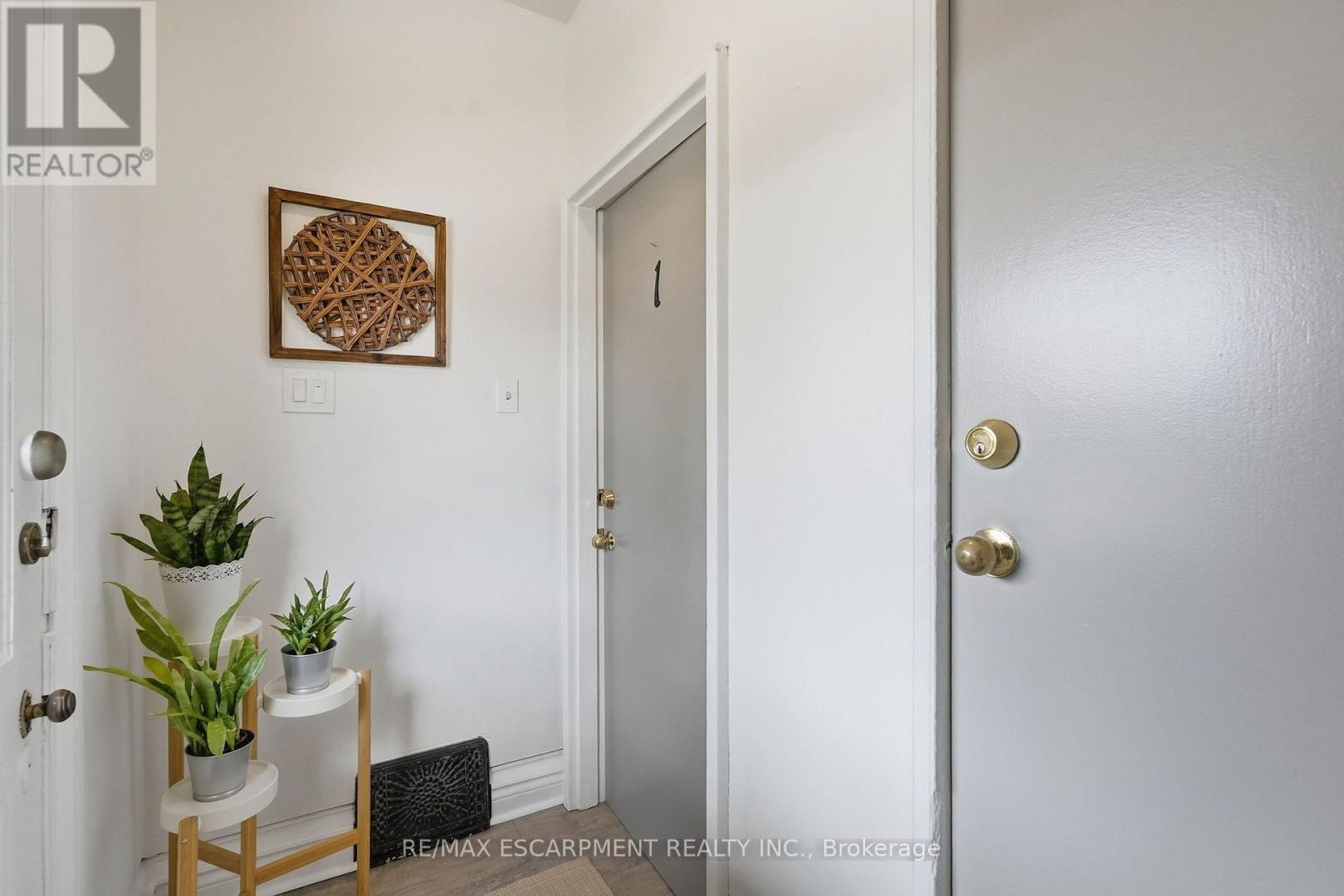 166 EMERALD STREET S - 5