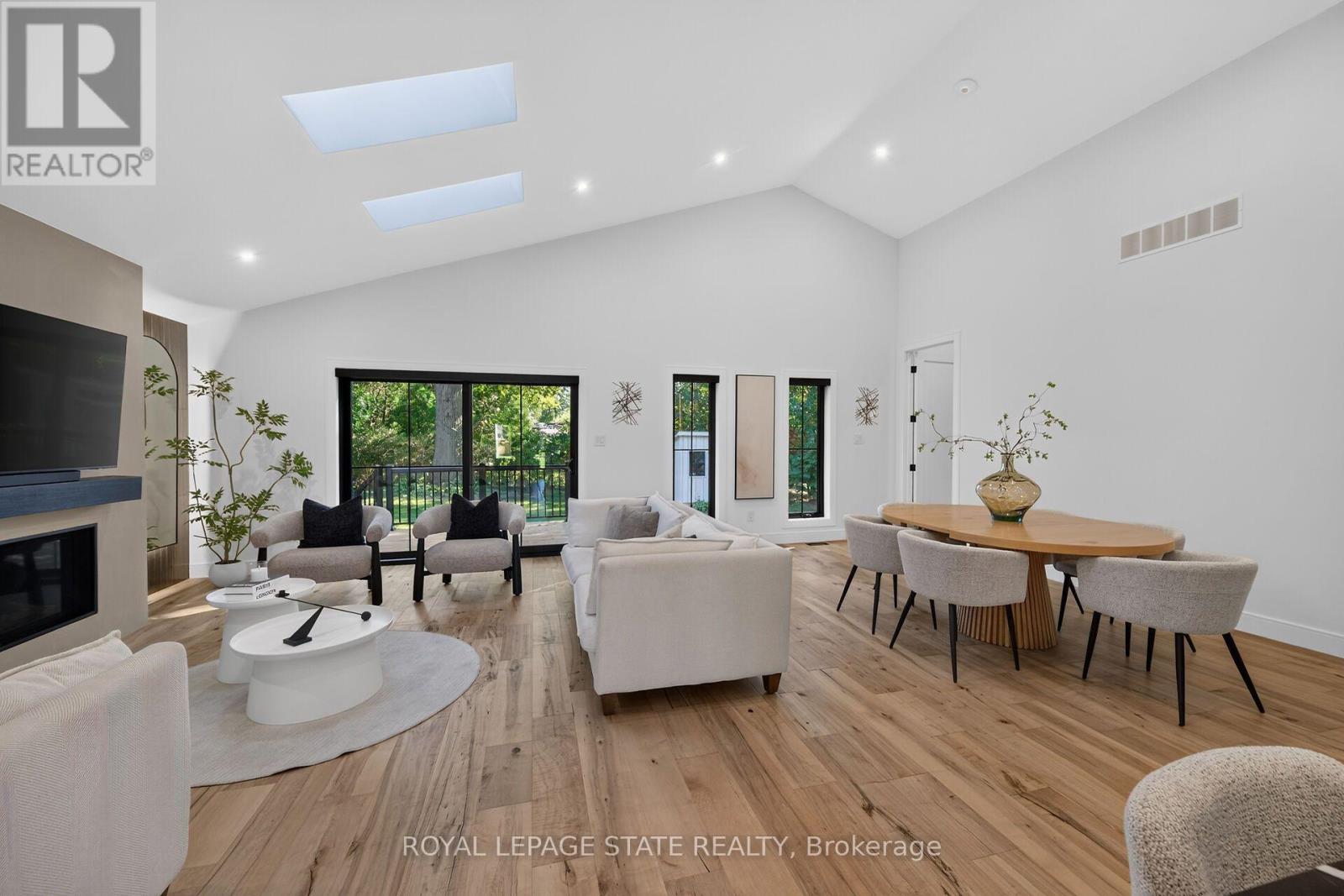 491 ANSON DRIVE - 21