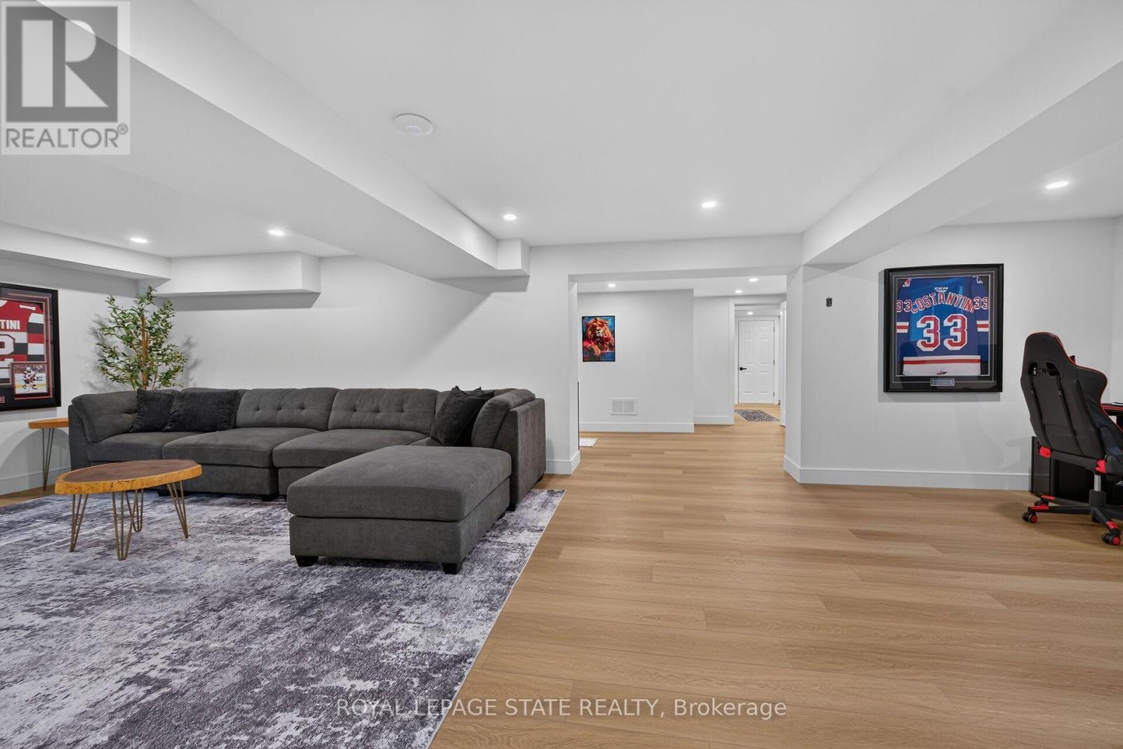 491 ANSON DRIVE - 31