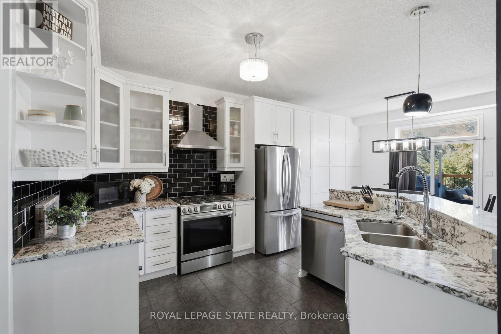 139 STONEGLEN WAY - Image 11