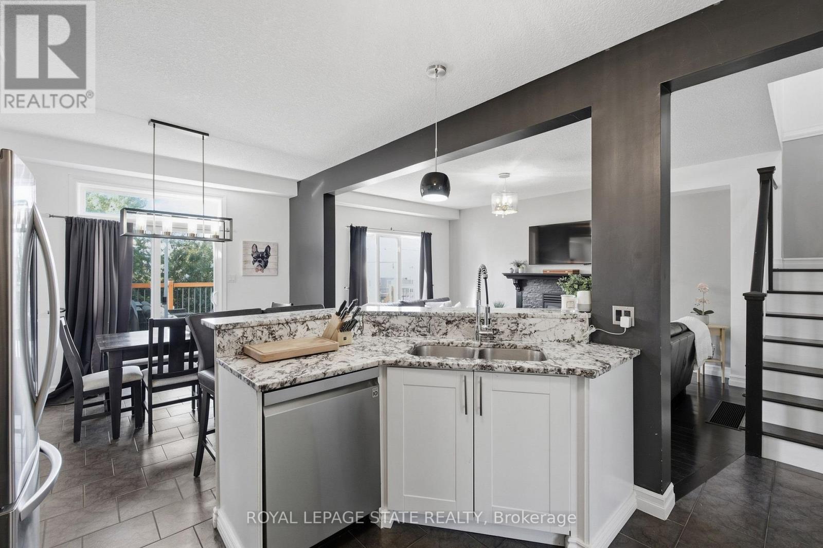 139 STONEGLEN WAY - Image 12