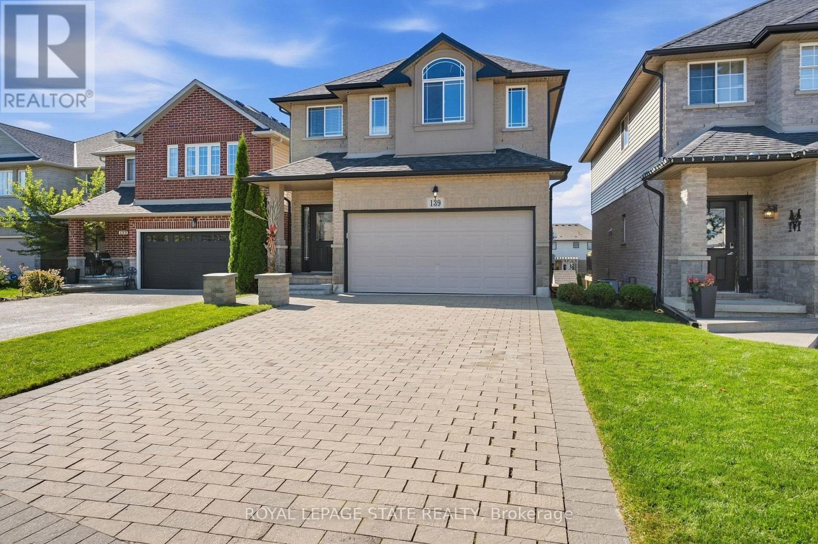 139 STONEGLEN WAY - 2