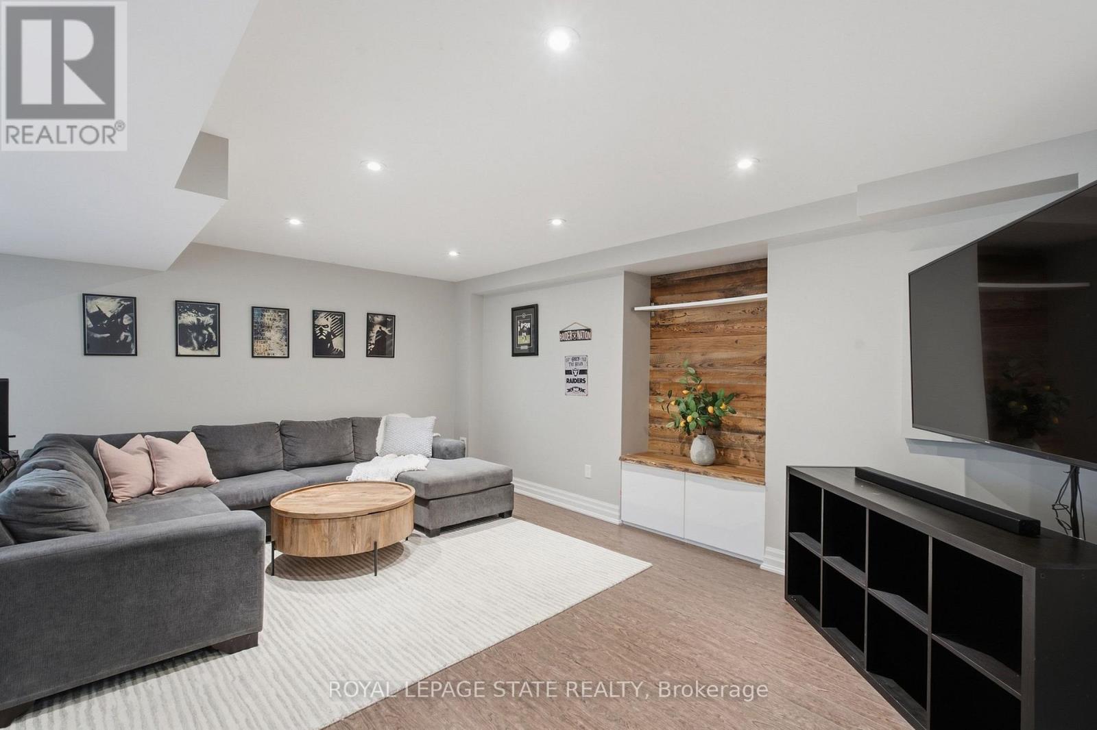 139 STONEGLEN WAY - 30