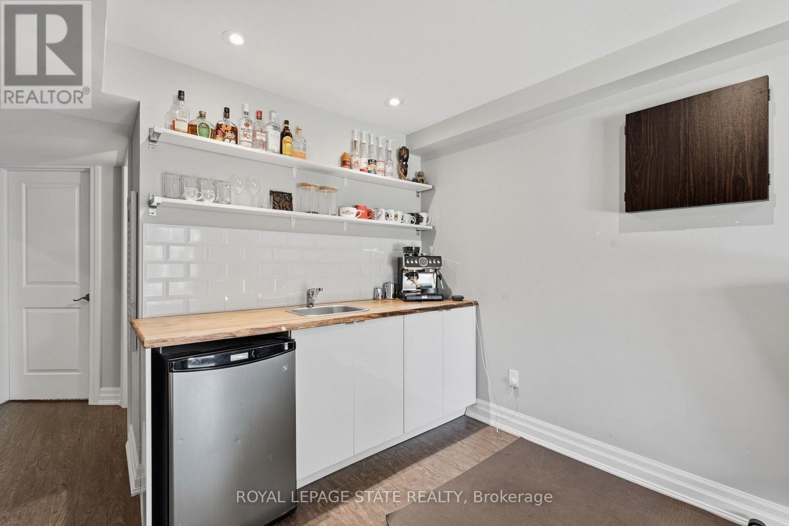 139 STONEGLEN WAY - 32
