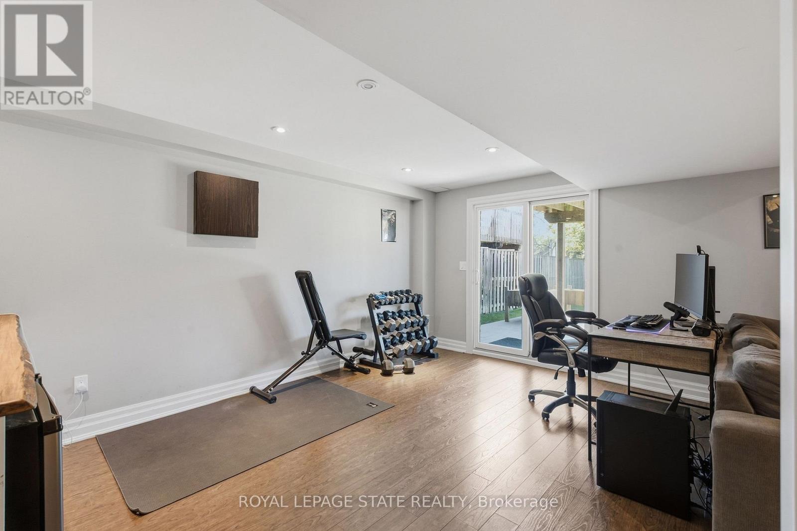 139 STONEGLEN WAY - 33