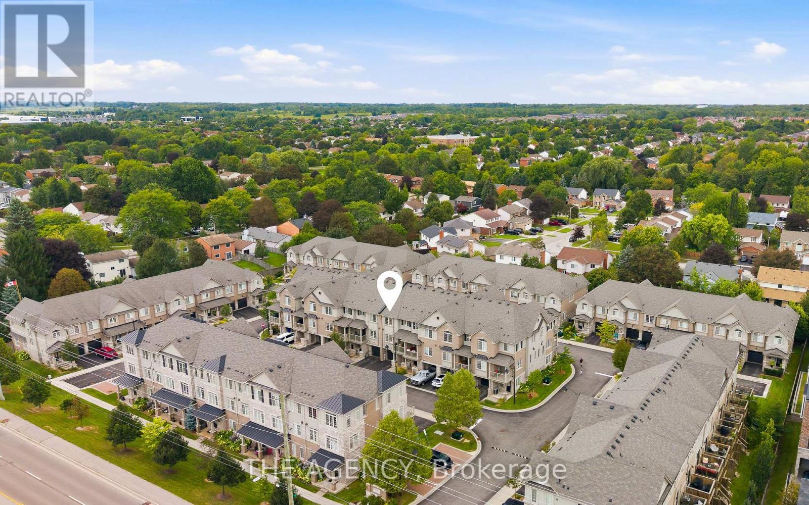 #19 215 DUNDAS STREET E - 33