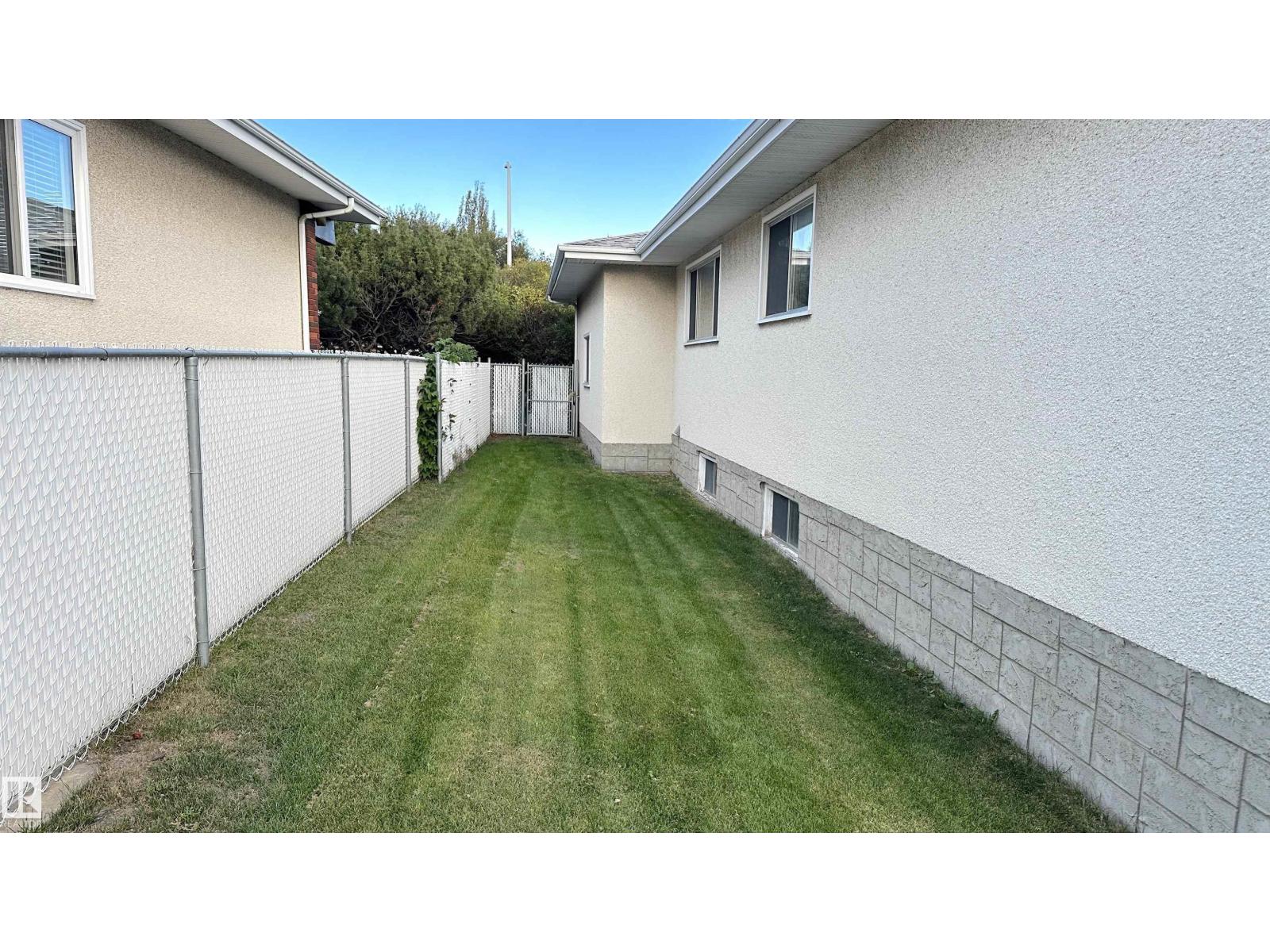 4128 110 ST NW - 19