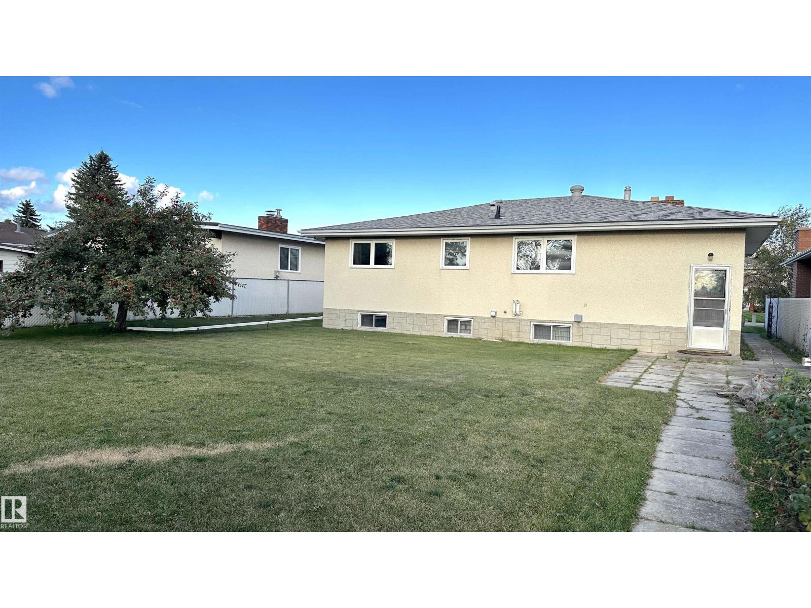 4128 110 ST NW - 17