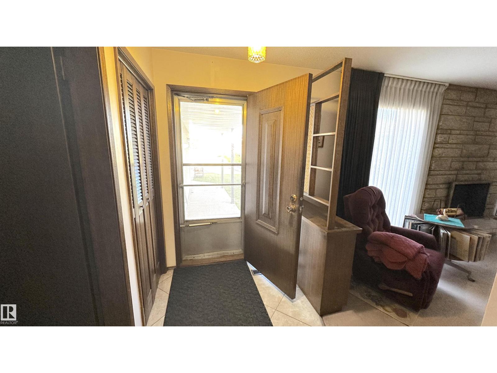4128 110 ST NW - 15