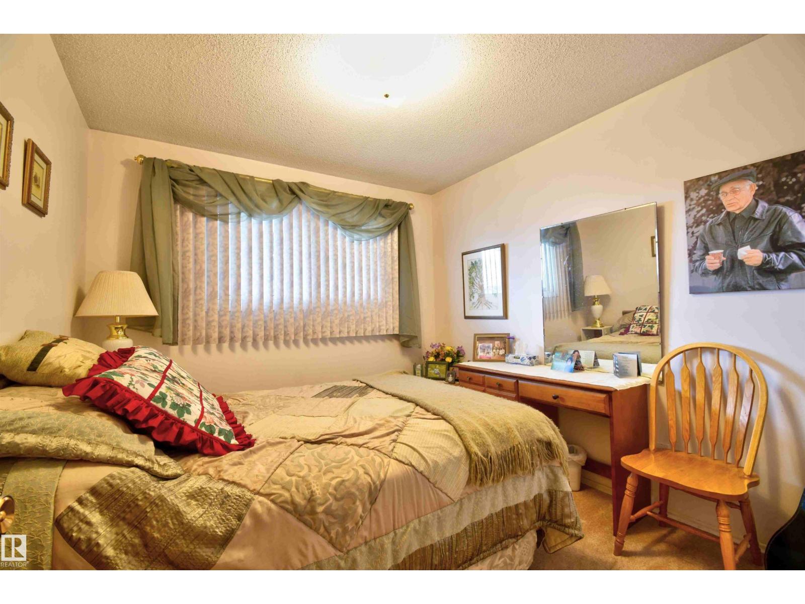 4538 46 AV - Image 12