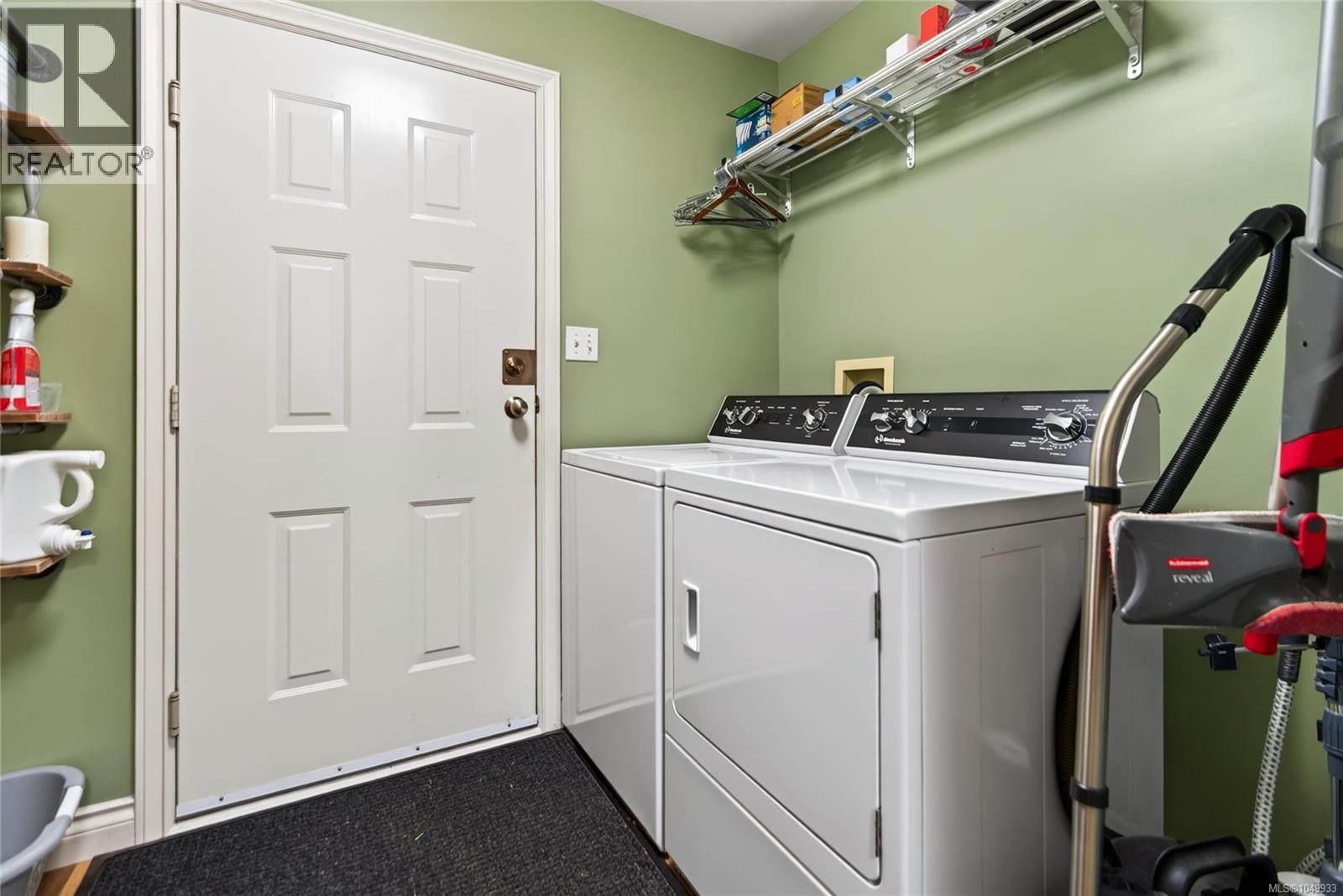 1000 Kingsley Cres - Image 45