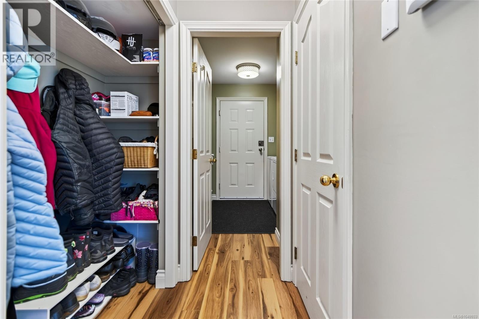1000 Kingsley Cres - Image 42