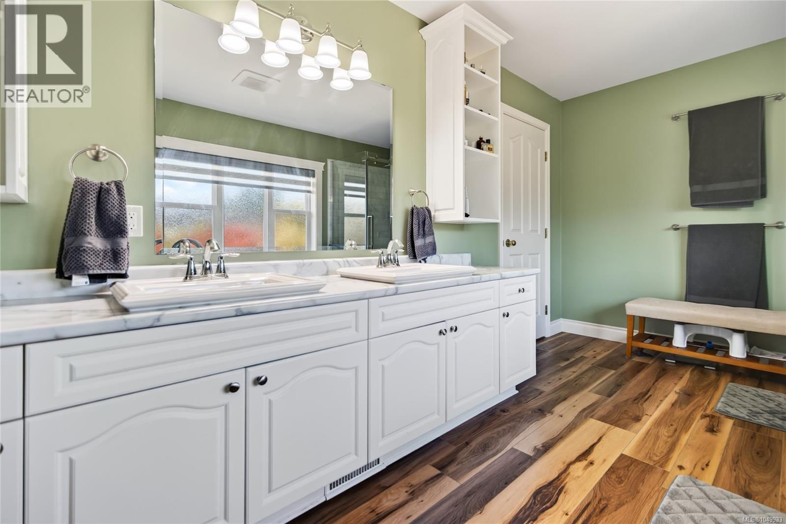1000 Kingsley Cres - Image 60