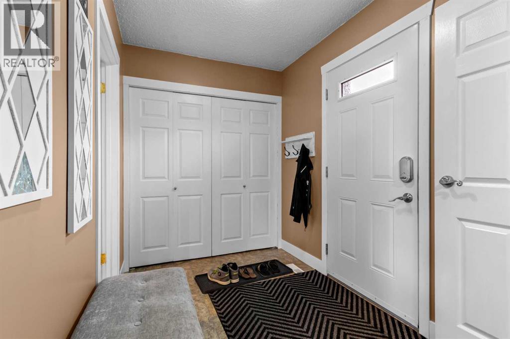 Listing photo – 1102 3 Street N, Three Hills