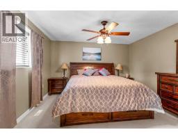 3pc Bathroom - 1102 3 Street N, Three Hills, AB T0M2A0 Photo 15