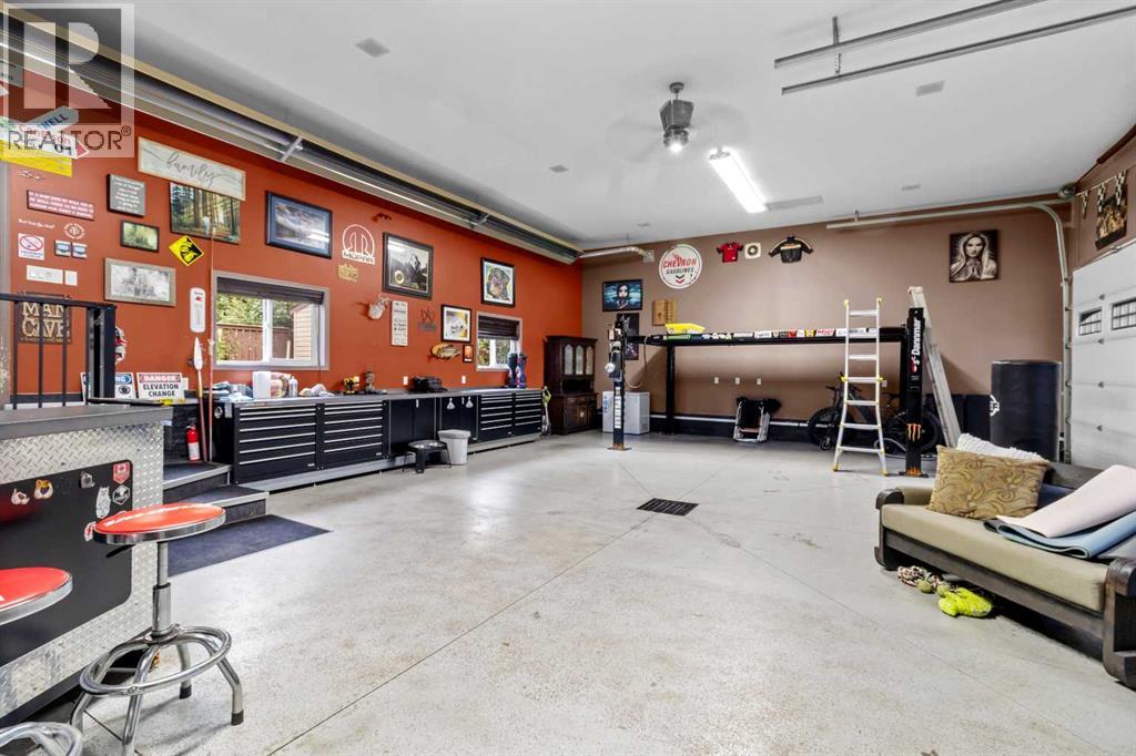 Listing photo – 1102 3 Street N, Three Hills