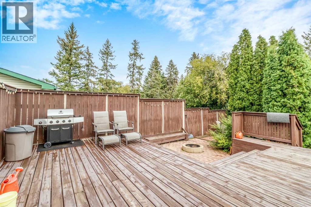 Listing photo – 1102 3 Street N, Three Hills