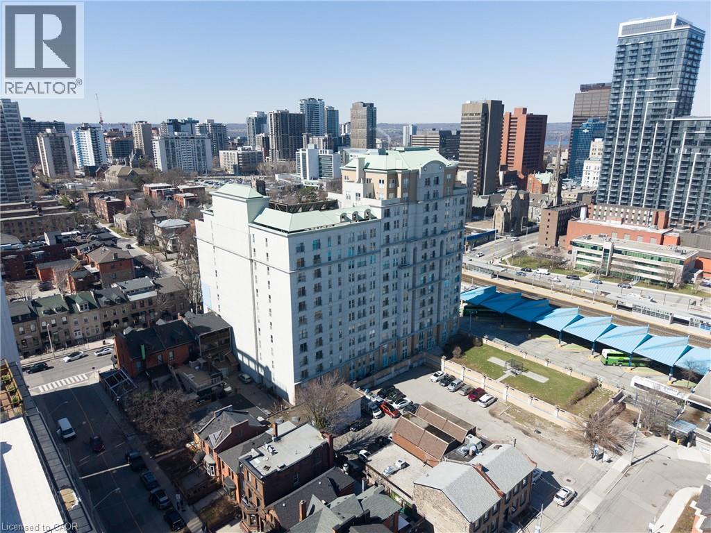 #910 135 JAMES Street S - 38