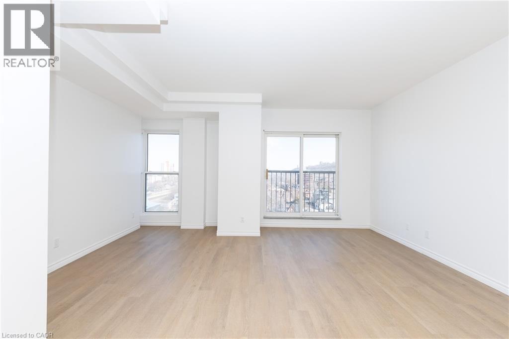 #910 135 JAMES Street S - 6