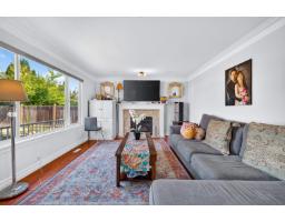 15467 109a Avenue, Surrey, BC V3R0X6 Photo 9
