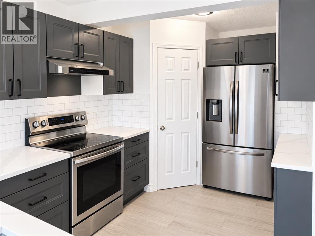 128 WESTON Manor SW - 2