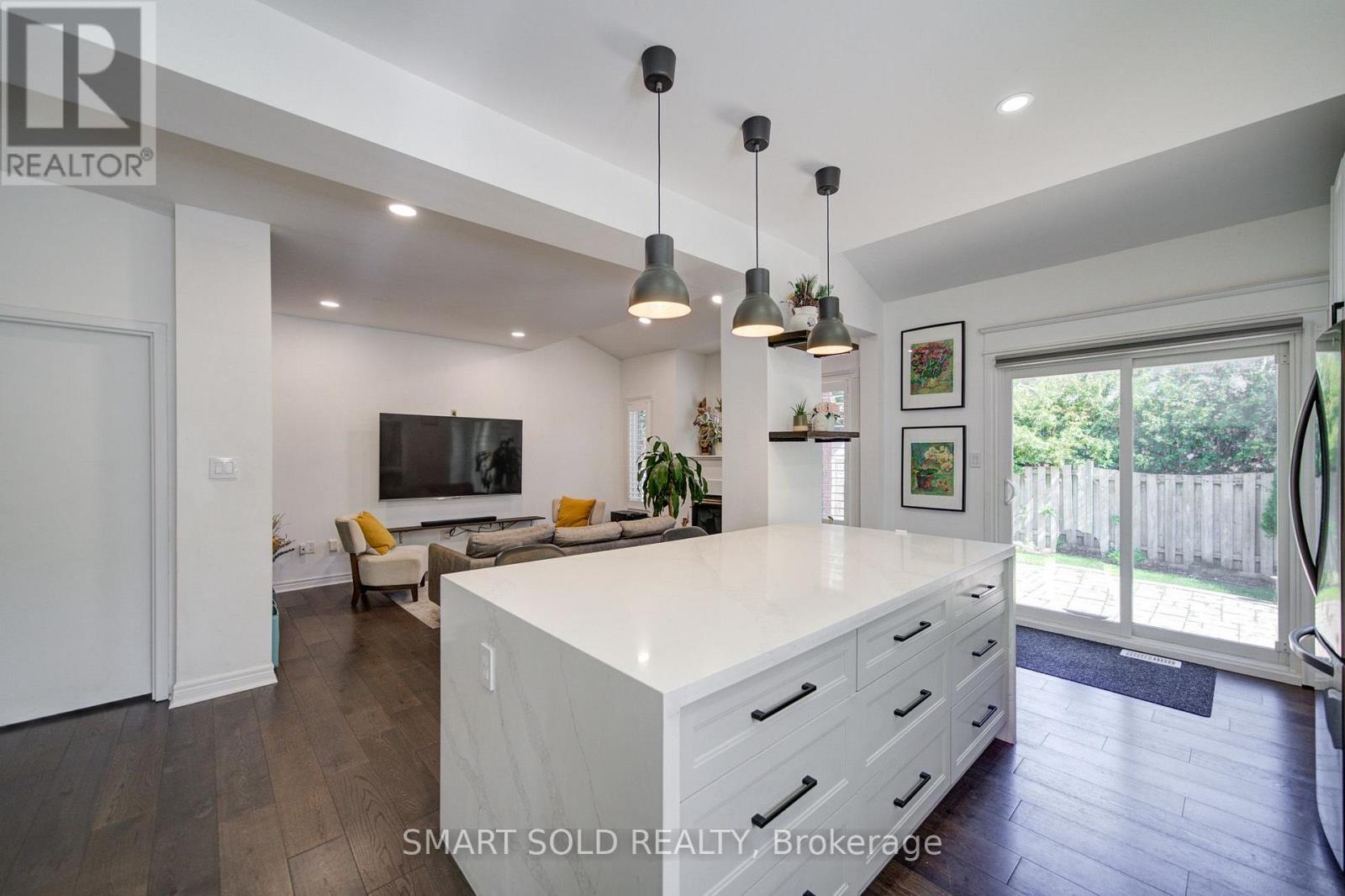 157 Waller Street, Whitby, ON photo 16