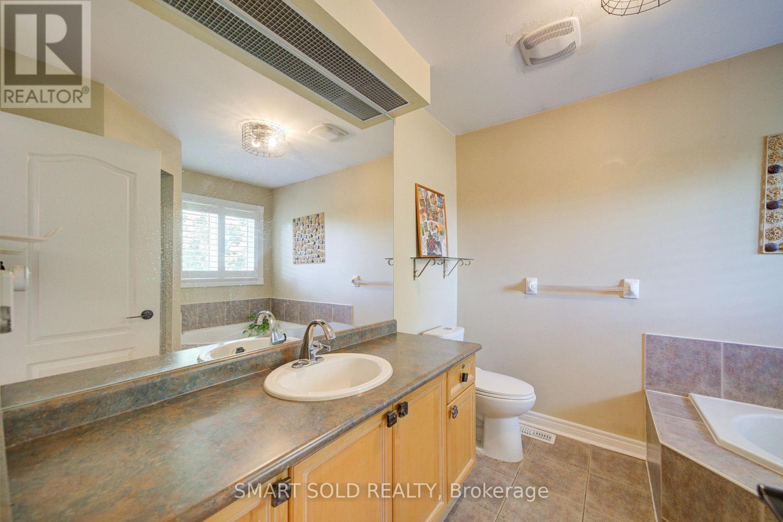 157 Waller Street, Whitby, ON photo 25