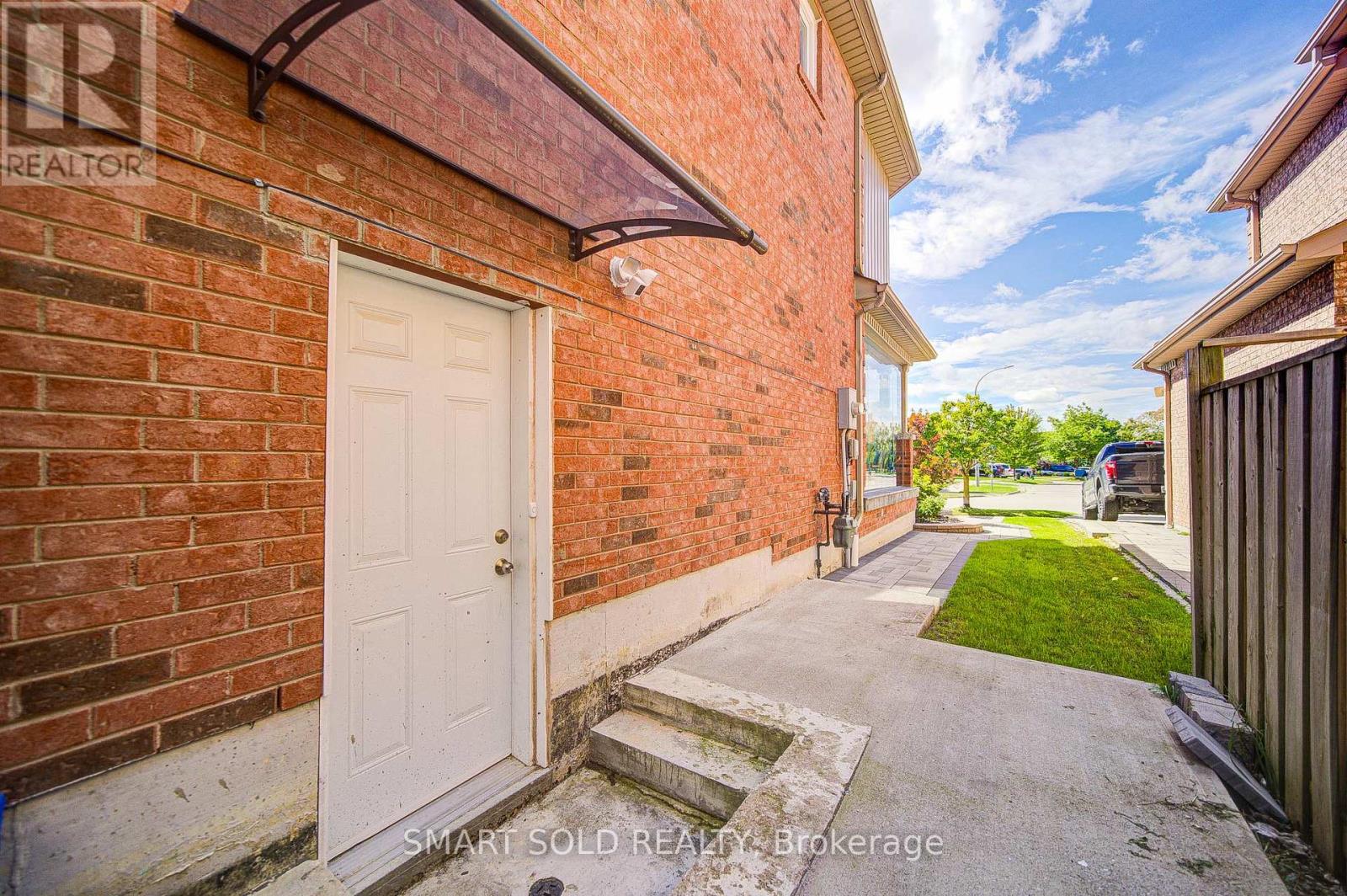 157 Waller Street, Whitby, ON photo 41