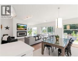 Living room - 1501 Argyle Ave, Nanaimo, BC V9S3K3 Photo 9