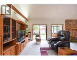 8892 Henderson Ave, Black Creek, BC V9J1A5 Photo 26