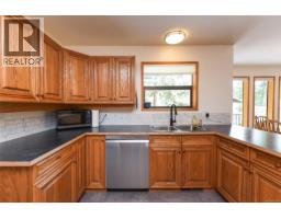 Ensuite - 8892 Henderson Ave, Black Creek, BC V9J1A5 Photo 10