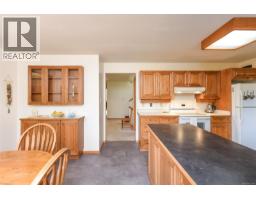 8892 Henderson Ave, Black Creek, BC V9J1A5 Photo 19