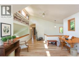 8892 Henderson Ave, Black Creek, BC V9J1A5 Photo 38
