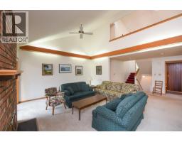 8892 Henderson Ave, Black Creek, BC V9J1A5 Photo 23